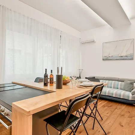 Golden Luxe - Modern Next The Viareggio