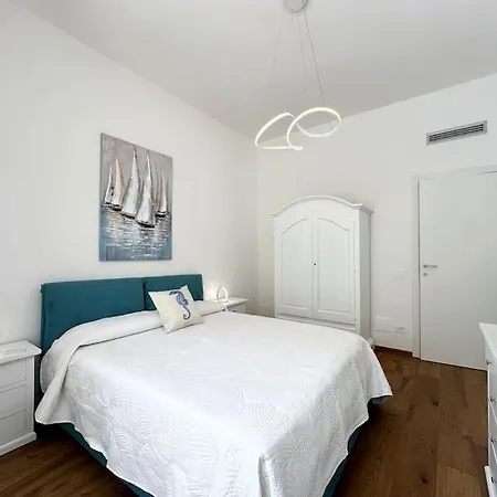 Golden Luxe - Modern Next The *