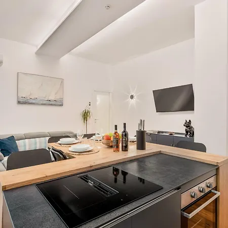 Golden Luxe - Modern Next The * Viareggio