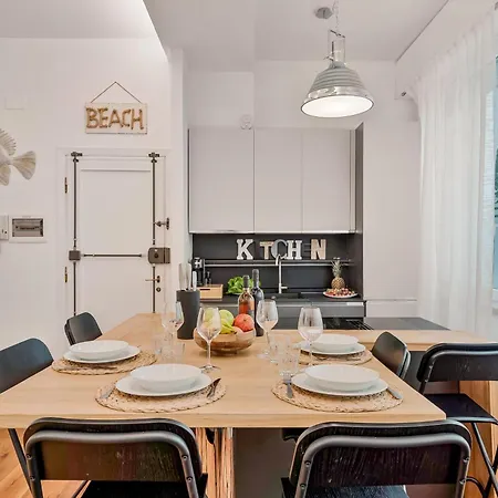 Golden Luxe - Modern Next The Appartamento *