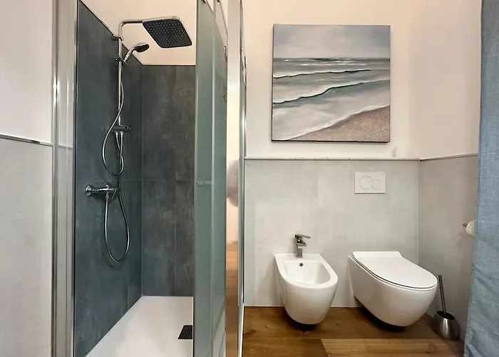 Golden Luxe - Modern Next The * ヴィアレッジョ