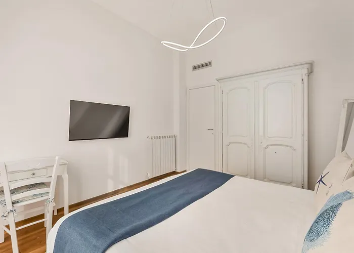 Golden Luxe - Modern Next The Appartamento Viareggio